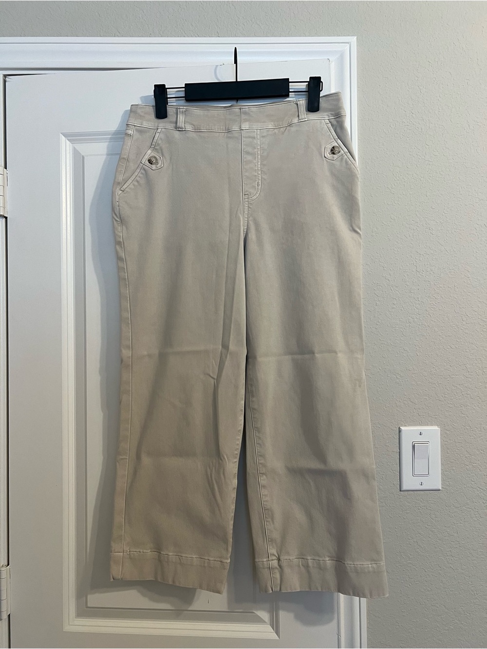 SPANX Wide Leg Cropped Jeans - Beige